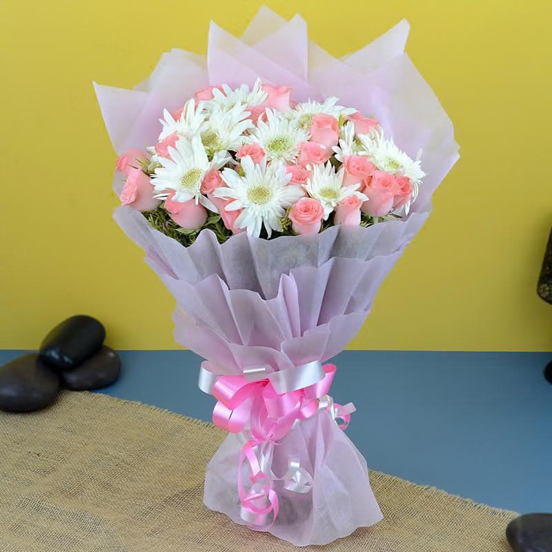 Elegant Mixed Rose Bouquet with Pink Ribbon