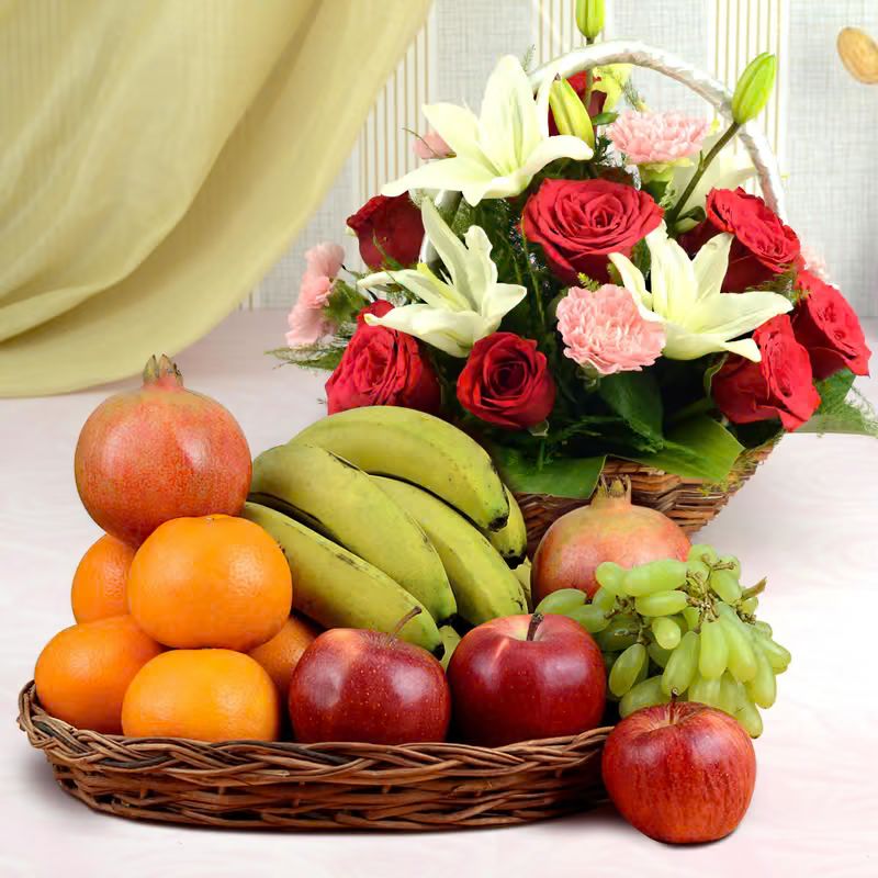 Pink Roses Bouquet with Fresh Fruit Basket & Greeting Card